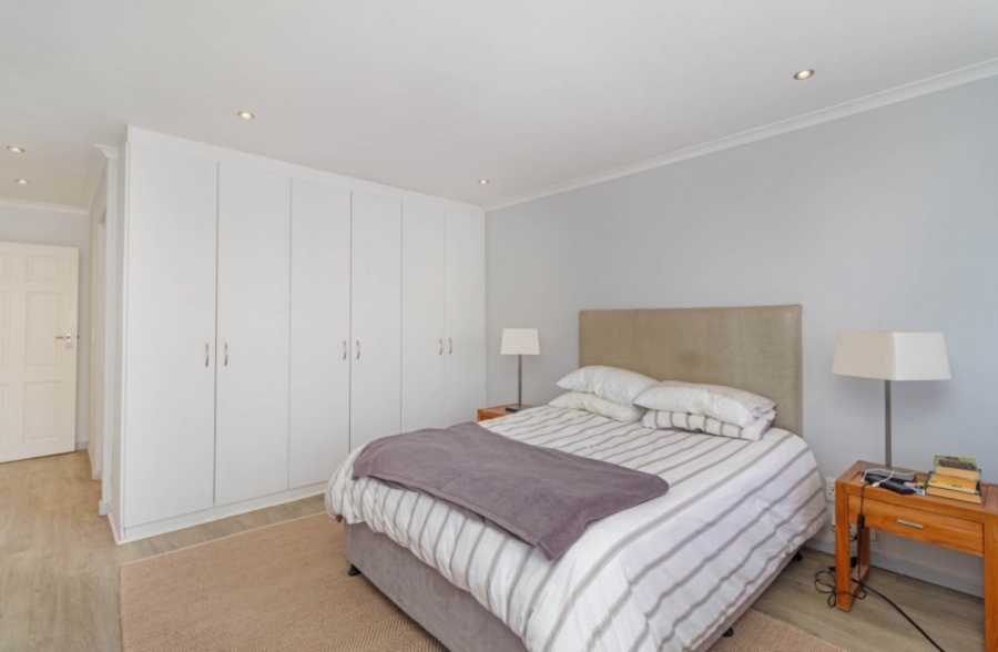To Let 3 Bedroom Property for Rent in Bloubergstrand Western Cape